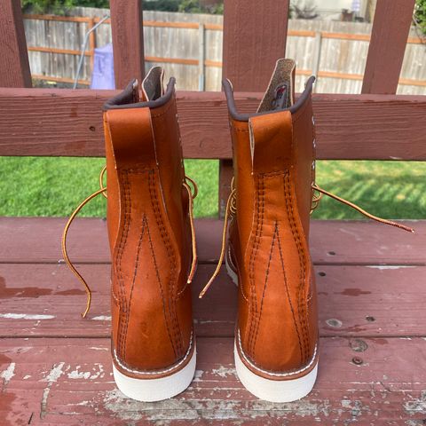 Red Wing 8-Inch Classic Moc in S.B. Foot Oro Legacy