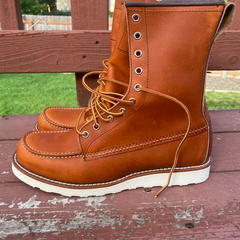 Red Wing 8-Inch Classic Moc in S.B. Foot Oro Legacy