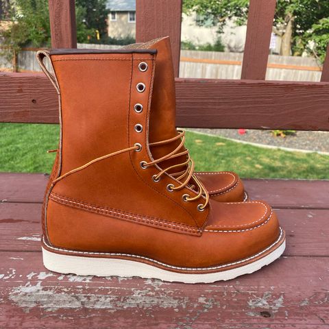 Red Wing 8-Inch Classic Moc in S.B. Foot Oro Legacy