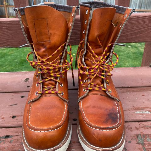Red Wing 8-Inch Classic Moc in S.B. Foot Oro Legacy