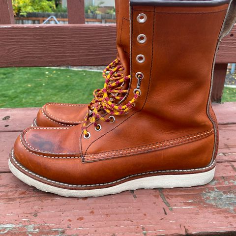 Red Wing 8-Inch Classic Moc in S.B. Foot Oro Legacy
