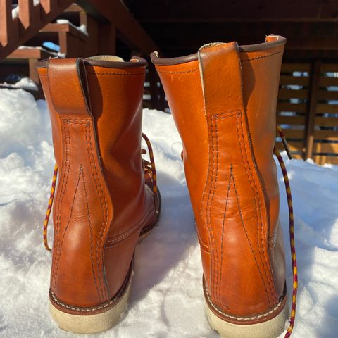 Red Wing 8-Inch Classic Moc in S.B. Foot Oro Legacy