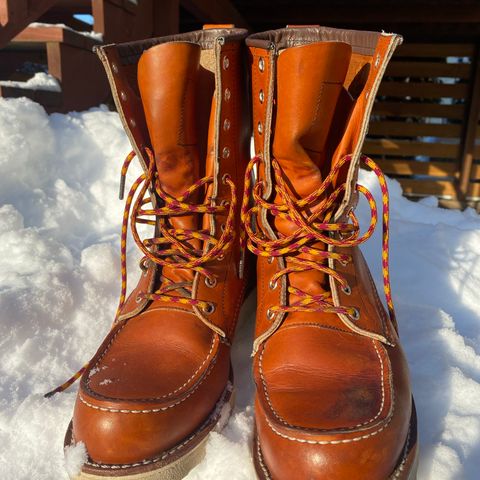 Red Wing 8-Inch Classic Moc in S.B. Foot Oro Legacy