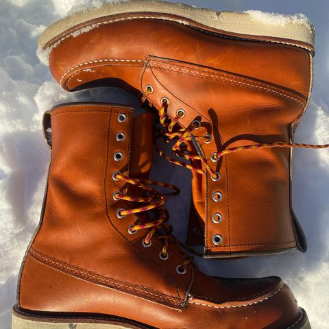 Red Wing 8-Inch Classic Moc in S.B. Foot Oro Legacy