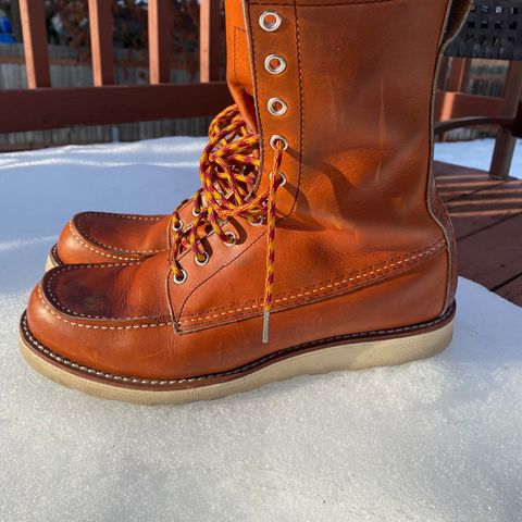 Red Wing 8-Inch Classic Moc in S.B. Foot Oro Legacy