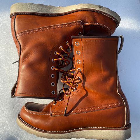Red Wing 8-Inch Classic Moc in S.B. Foot Oro Legacy