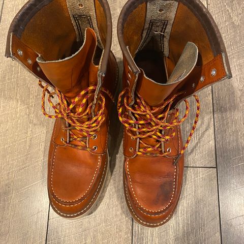 Red Wing 8-Inch Classic Moc in S.B. Foot Oro Legacy