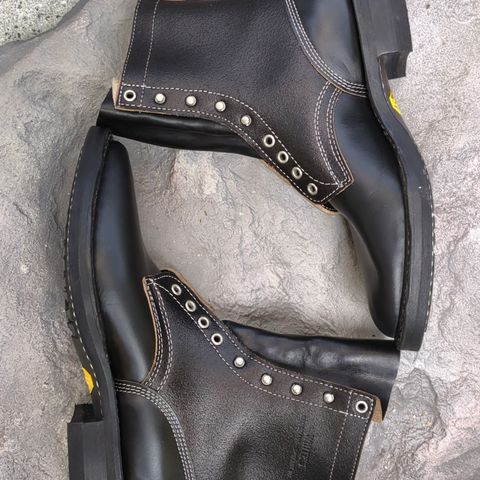 White's 375 in Horween Black Chromexcel Horsehide & Horween Black Waxed Flesh