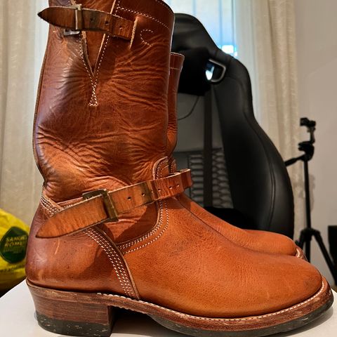 View photo of Unsung U 22-2 Engineer Boot in Horween Natural Dublin