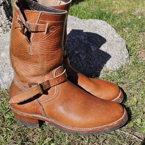 View photo of Unsung U 22-2 Engineer Boot in Horween Natural Dublin