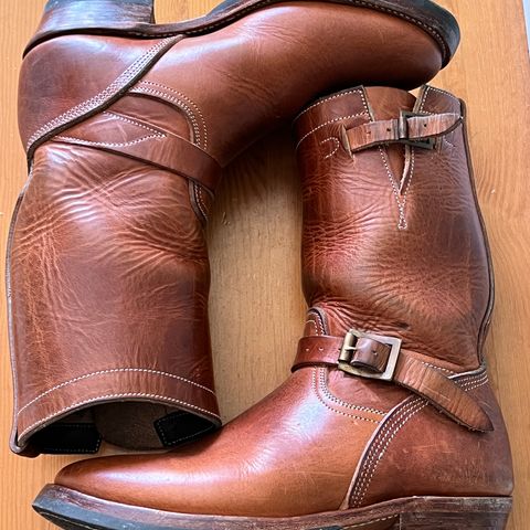 View photo of Unsung U 22-2 Engineer Boot in Horween Natural Dublin