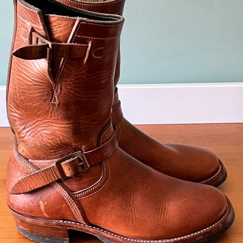 View photo of Unsung U 22-2 Engineer Boot in Horween Natural Dublin