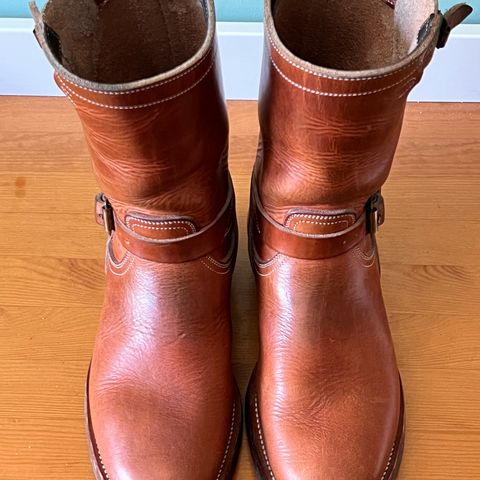 View photo of Unsung U 22-2 Engineer Boot in Horween Natural Dublin