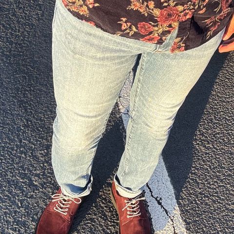 Grant Stone Plain Toe Blucher in Berry Suede