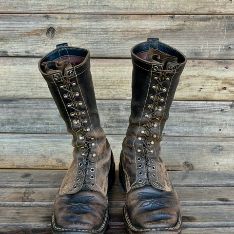 View photo of White's Farmer/Rancher in Horween Black Horsehide & Black Waxed Flesh