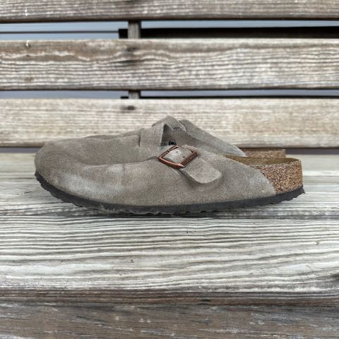 Birkenstock Boston in Taupe Suede