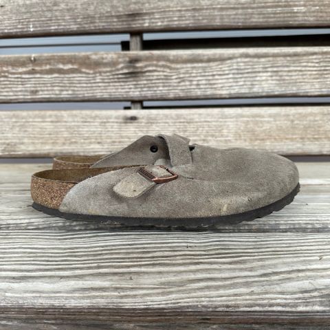 Birkenstock Boston in Taupe Suede