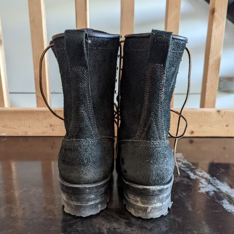 Viberg 155 Smokejumper Work Boot in Seidel Black Oil Tan Roughout