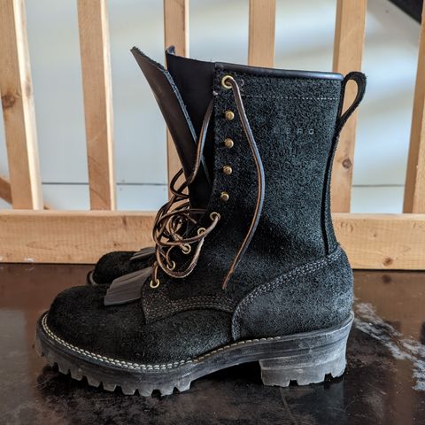 Viberg 155 Smokejumper Work Boot in Seidel Black Oil Tan Roughout