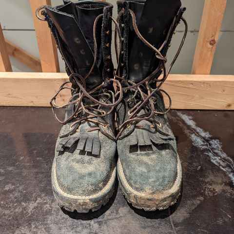 Viberg 155 Smokejumper Work Boot in Seidel Black Oil Tan Roughout