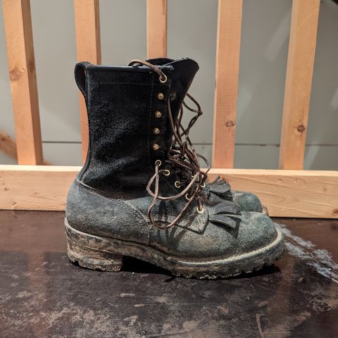Viberg 155 Smokejumper Work Boot in Seidel Black Oil Tan Roughout