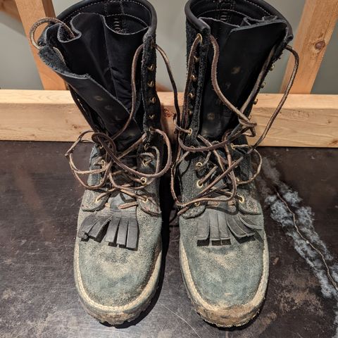 Viberg 155 Smokejumper Work Boot in Seidel Black Oil Tan Roughout