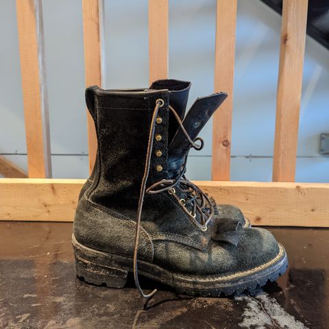 Viberg 155 Smokejumper Work Boot in Seidel Black Oil Tan Roughout