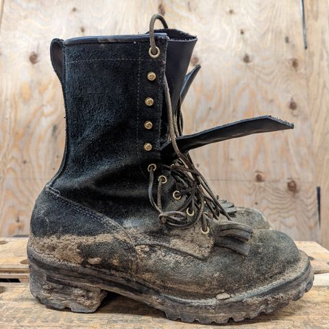 Viberg 155 Smokejumper Work Boot in Seidel Black Oil Tan Roughout