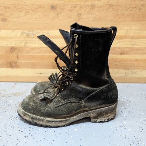Viberg 155 Smokejumper Work Boot in Seidel Black Oil Tan Roughout