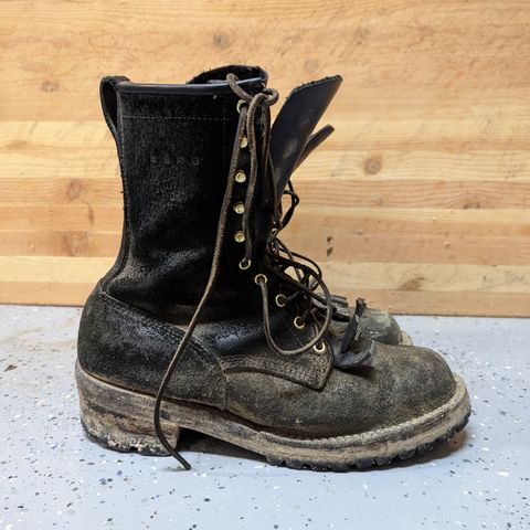 Viberg 155 Smokejumper Work Boot in Seidel Black Oil Tan Roughout