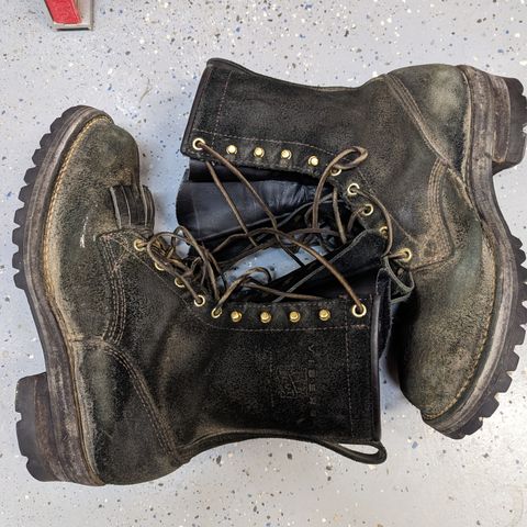 Viberg 155 Smokejumper Work Boot in Seidel Black Oil Tan Roughout