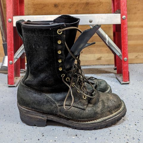 Viberg 155 Smokejumper Work Boot in Seidel Black Oil Tan Roughout