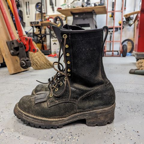 Viberg 155 Smokejumper Work Boot in Seidel Black Oil Tan Roughout