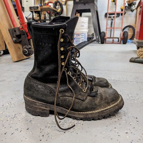 Viberg 155 Smokejumper Work Boot in Seidel Black Oil Tan Roughout