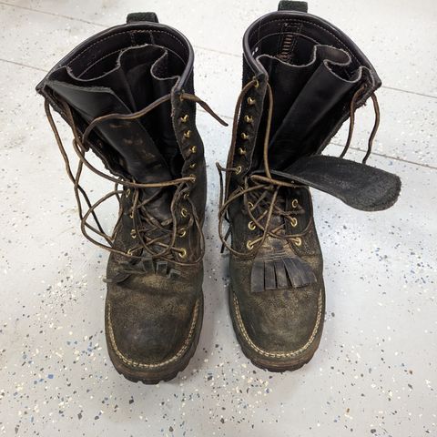 Viberg 155 Smokejumper Work Boot in Seidel Black Oil Tan Roughout