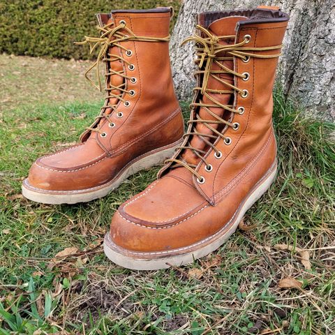 Red Wing 8-Inch Classic Moc in S.B. Foot Oro Legacy