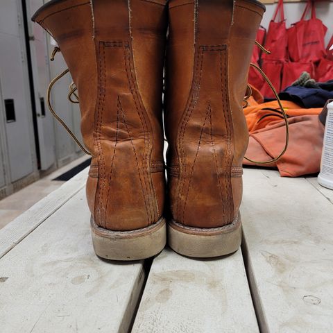 Red Wing 8-Inch Classic Moc in S.B. Foot Oro Legacy