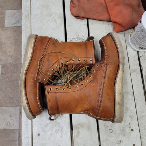 Red Wing 8-Inch Classic Moc in S.B. Foot Oro Legacy