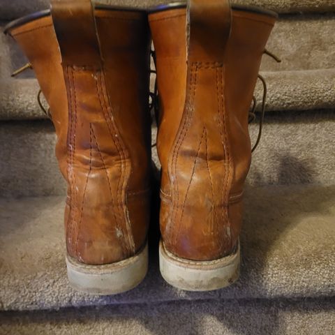 Red Wing 8-Inch Classic Moc in S.B. Foot Oro Legacy
