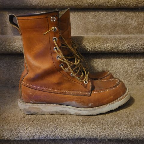 Red Wing 8-Inch Classic Moc in S.B. Foot Oro Legacy