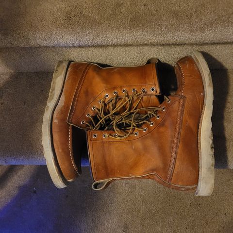 Red Wing 8-Inch Classic Moc in S.B. Foot Oro Legacy