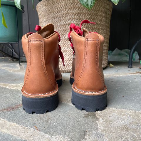 Danner Mountain Light in Cascade Clovis Full Grain