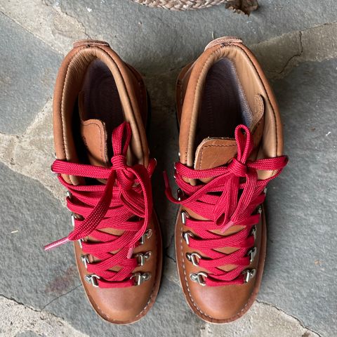 Danner Mountain Light in Cascade Clovis Full Grain