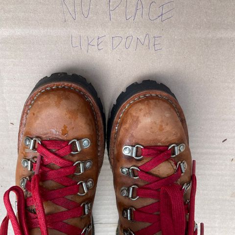 Danner Mountain Light in Cascade Clovis Full Grain