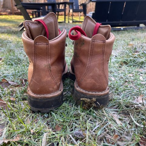 Danner Mountain Light in Cascade Clovis Full Grain