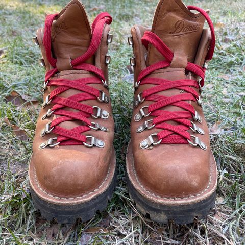 Danner Mountain Light in Cascade Clovis Full Grain