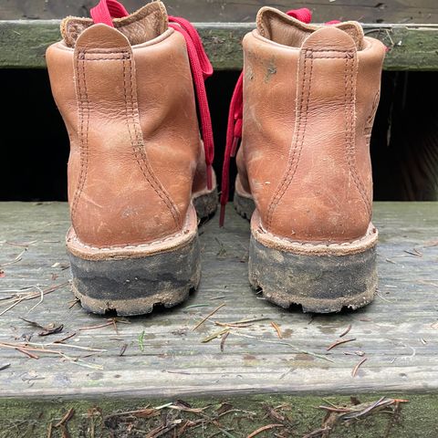 Danner Mountain Light in Cascade Clovis Full Grain
