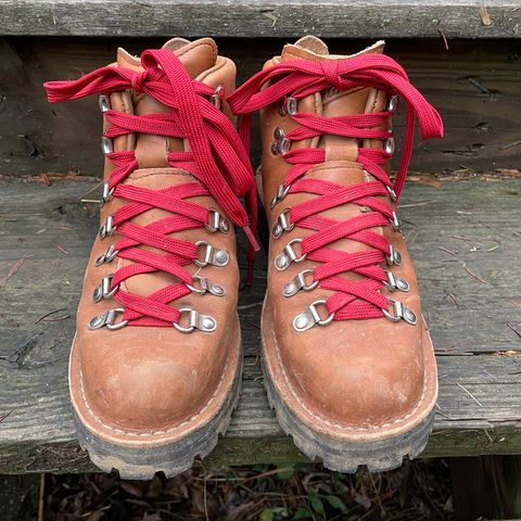 Danner Mountain Light in Cascade Clovis Full Grain