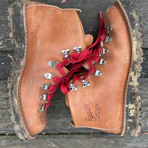 Danner Mountain Light in Cascade Clovis Full Grain