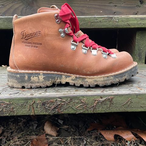 Danner Mountain Light in Cascade Clovis Full Grain